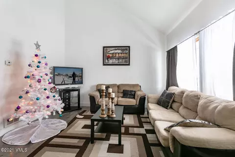 7 Condor Dr, Eagle, CO 81631 photo 2