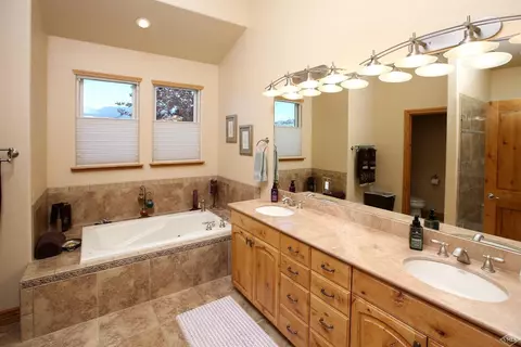 1836 Eagle Ranch Rd, Eagle, CO 81631 photo 12