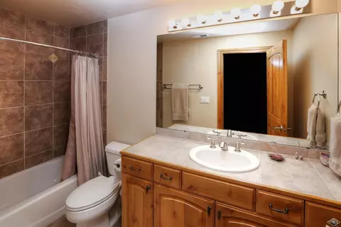 1836 Eagle Ranch Rd, Eagle, CO 81631 photo 17