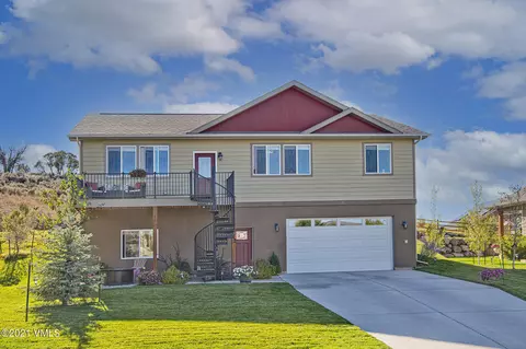 46 Custer Ct, Gypsum, CO 81637 photo 2