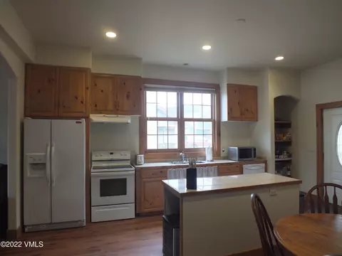 157 Bluffs Dr, Eagle, CO 81631 photo 2