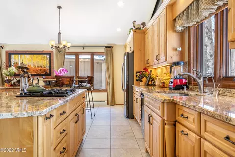 231 Rawhide Rd, Edwards, CO 81632 photo 3
