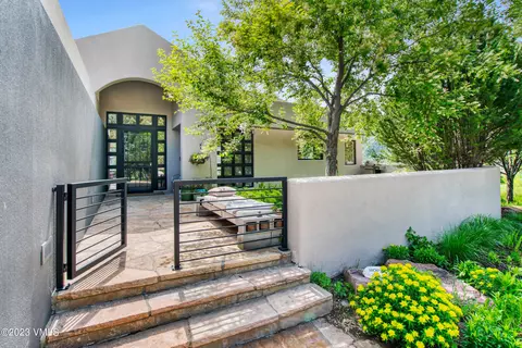 361 Longhorn Rd, Edwards, CO 81632