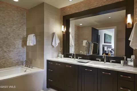 141 E Mdw #5H WEST, Vail, CO 81657 photo 10