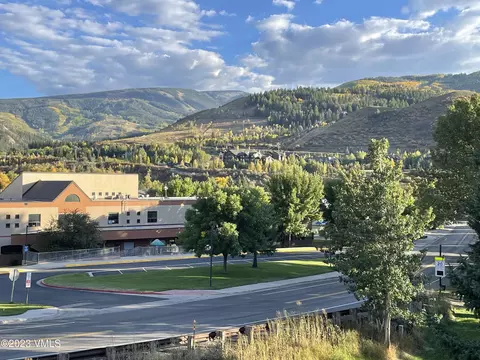 811 W Beaver Crk #17, Avon, CO 81620
