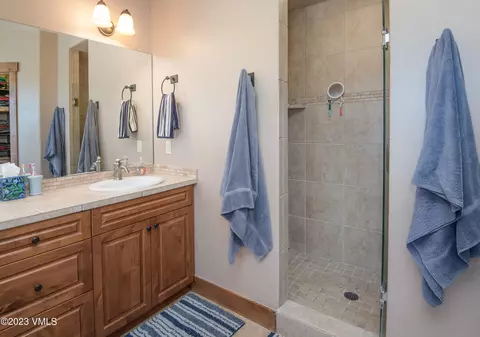 Bath - 346 Palmer Loop, Eagle, CO 81631 photo 5 of 9