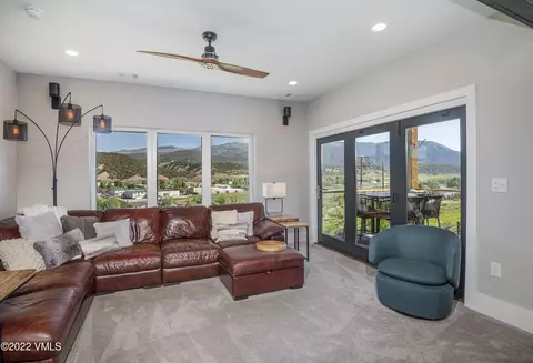 325 Bluffs Dr, Eagle, CO 81631 photo 2