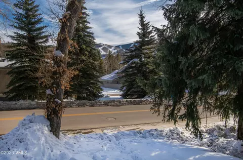 View/Area - 917 Red Sandstone Rd #4A, Vail, CO 81657 photo 2 of 2