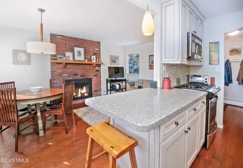 Kitchen - 917 Red Sandstone Rd #4A, Vail, CO 81657 photo 5 of 6