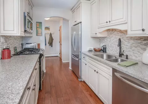 Kitchen - 917 Red Sandstone Rd #4A, Vail, CO 81657 photo 1 of 6
