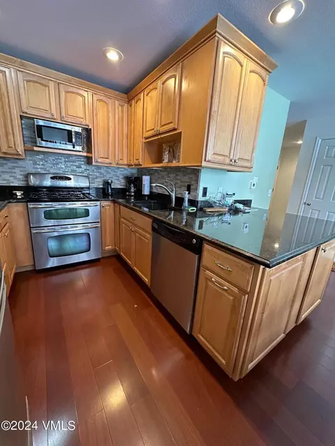 8 Red Tail Dr, Edwards, CO 81632 photo 2