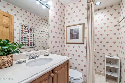 Bath - 103 Willow #406, Vail, CO 81657 photo 3 of 3