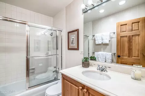 Bath - 103 Willow #406, Vail, CO 81657 photo 2 of 3