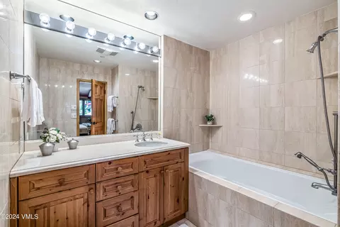 Bath - 103 Willow #406, Vail, CO 81657 photo 1 of 3