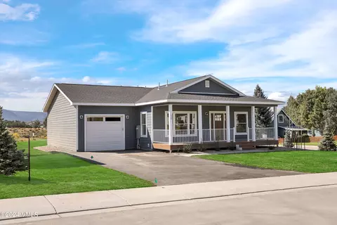 190 Blackhawk Rd, Gypsum, CO 81637