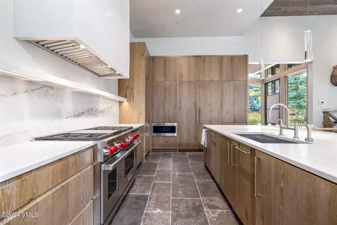 Kitchen - 1022 Eagles Nest Cir, Vail, CO 81657 photo 4 of 5