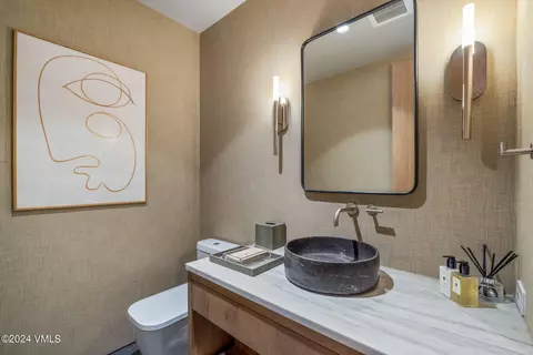Bath - 1022 Eagles Nest Cir, Vail, CO 81657 photo 5 of 5