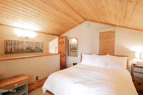Bedroom - 442 S Frontage Rd E #306B, Vail, CO 81657 photo 1 of 2