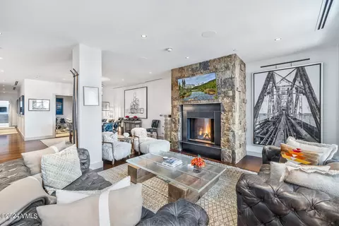 141 E Meadow Dr #7A WEST, Vail, CO 81657 photo 2