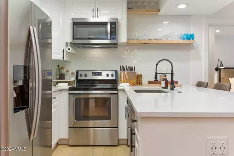 Kitchen - 1650 Fall Ridge Rd #401, Vail, CO 81657 photo 2 of 4