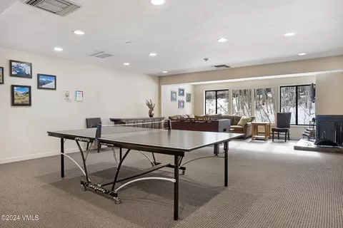Dining - 1650 Fall Ridge Rd #401, Vail, CO 81657 photo 4 of 4