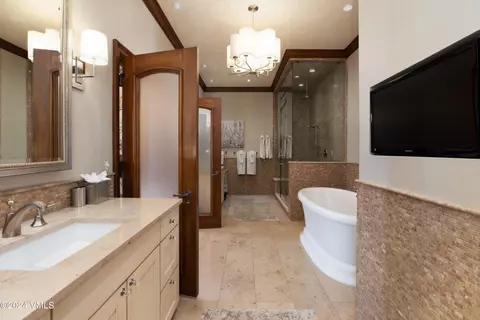 Bath - 18 Rose Crown, Avon, CO 81620 photo 3 of 6