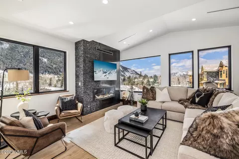 100 Goldfinch Ln #2A, Avon, CO 81620