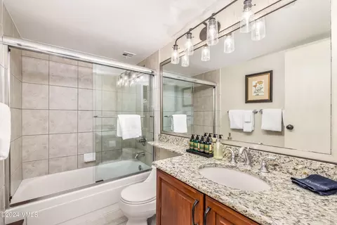 Bath - 292 E Meadow Dr #664, Vail, CO 81657 photo 2 of 3