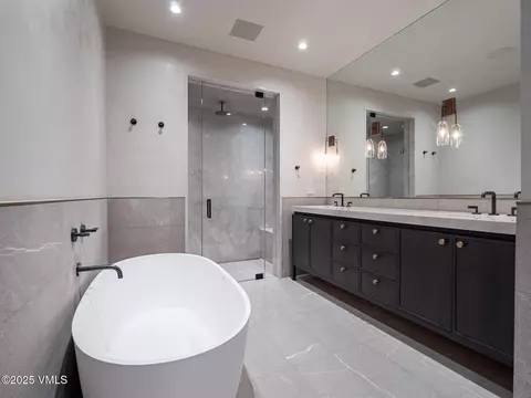 Bath - 307 Rockledge Rd, Vail, CO 81657 photo 1 of 3