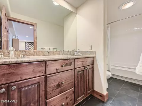 Bath - 1159 Eagle Dr, Avon, CO 81620 photo 4 of 4