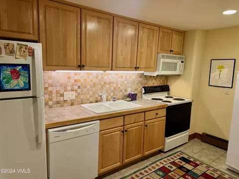 Kitchen - 1159 Eagle Dr, Avon, CO 81620 photo 4 of 4