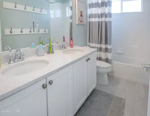 Bath - 170 Greenhorn Ave, Eagle, CO 81631 photo 5 of 7