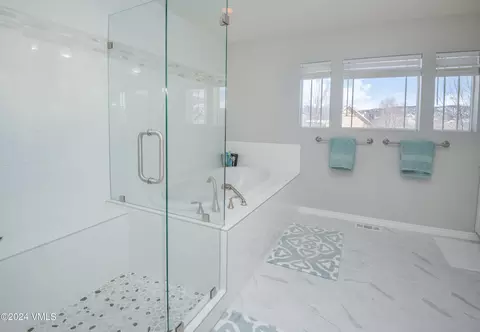 Bath - 170 Greenhorn Ave, Eagle, CO 81631 photo 2 of 7