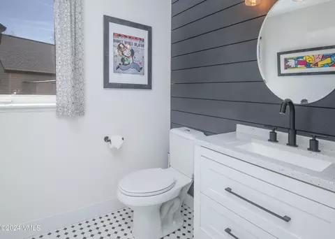 Bath - 206 Golden Eagle Rd, Eagle, CO 81631 photo 1 of 5