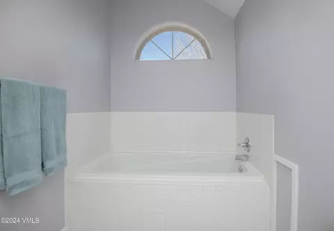 Bath - 206 Golden Eagle Rd, Eagle, CO 81631 photo 4 of 5