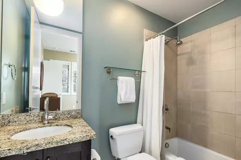 Bath - 70 Hackamore Rd, Edwards, CO 81632 photo 6 of 6