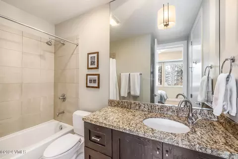 Bath - 70 Hackamore Rd, Edwards, CO 81632 photo 5 of 6