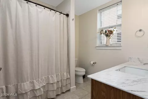 Bath - 350 Founders Ave #D101, Eagle, CO 81631 photo 1 of 3