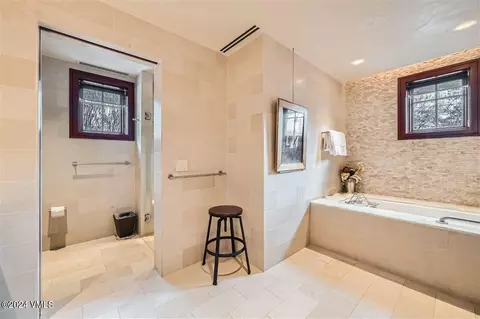 Bath - 141 E Mdw #3F EAST, Vail, CO 81657 photo 3 of 6
