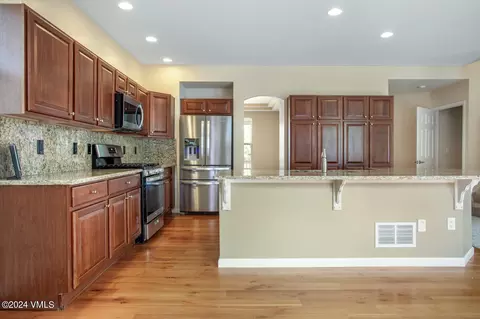 108 Longview Ave, Eagle, CO 81631 photo 3
