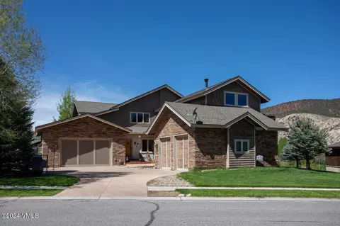 10 Black Bear Dr #B, Gypsum, CO 81637