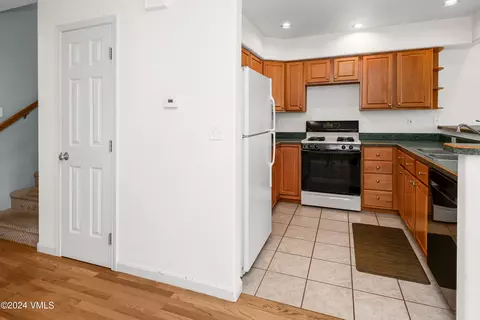 Kitchen - 201 Golden Eagle Rd #C-1, Eagle, CO 81631 photo 2 of 4