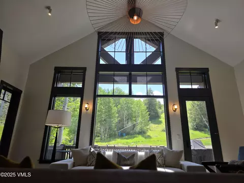 Living - 352 Cresta Rd, Edwards, CO 81632 photo 1 of 3