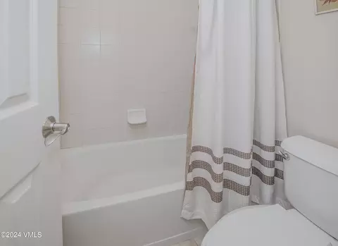Bath - 182 Longview Ave, Eagle, CO 81631 photo 4 of 4