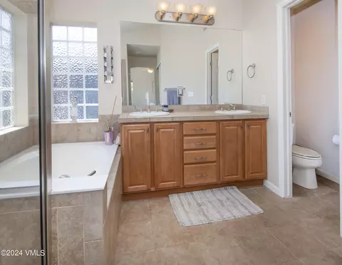Bath - 182 Longview Ave, Eagle, CO 81631 photo 1 of 4