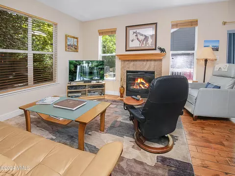 Living - 182 Longview Ave, Eagle, CO 81631 photo 2 of 6