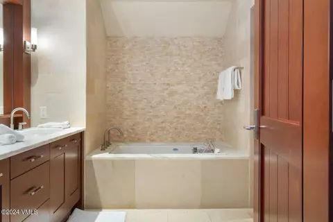 141 E Meadow Dr #PENTHOUSE WEST, Vail, CO 81657 photo 12
