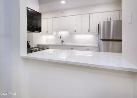 993 Lions Ridge Loop #332, Vail, CO 81657 photo 8