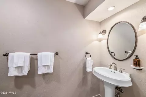 Bath - 411 Eagle #14, Eagle-vail, CO 81620 photo 3 of 4