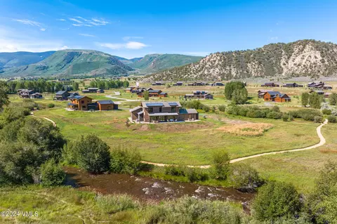 591 Hunters View Ln, Eagle, CO 81631 photo 2